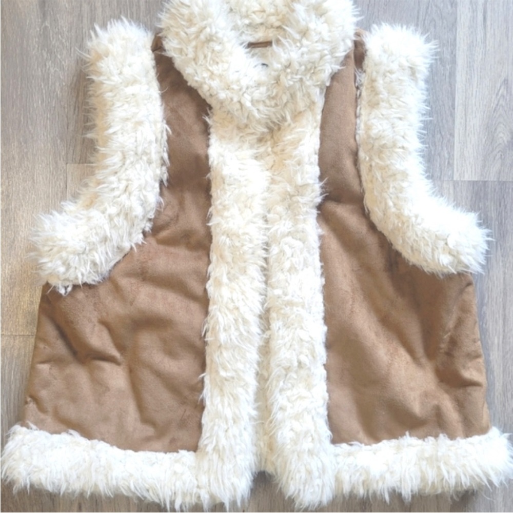 Old navy shearling faux fur vest jacket plush soft like new size XL